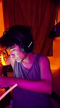 cloudyth1994 online show from June 2026 06:52:01 PM