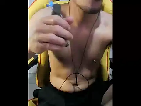 Snapshot of cloudyth1994 chatting on February 2025 06:37:02 PM cloudyth1994 online show from February 2025 06:37:02 PM