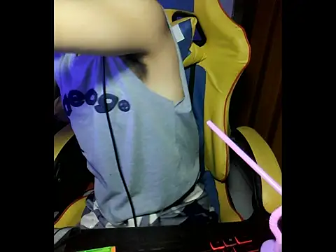 Snapshot of cloudyth1994 chatting on November 2025 07:25:01 PM cloudyth1994 online show from November 2025 07:25:01 PM