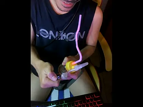 Snapshot of cloudyth1994 chatting on September 2025 05:08:02 PM cloudyth1994 online show from September 2025 05:08:02 PM