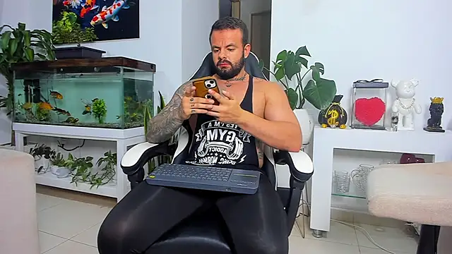 Johnnygrayson1 online show from October 2025 11:39:02 PM