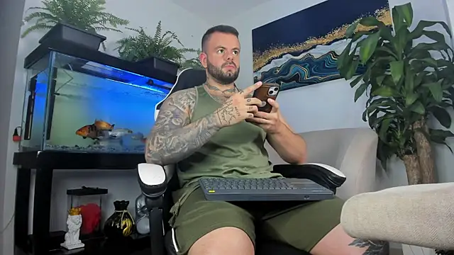Snapshot of Johnnygrayson1 chatting on June 2026 12:31:01 AM Johnnygrayson1 online show from June 2026 12:31:01 AM