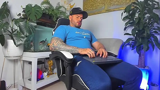 Johnnygrayson1 online show from February 2026 12:10:02 AM