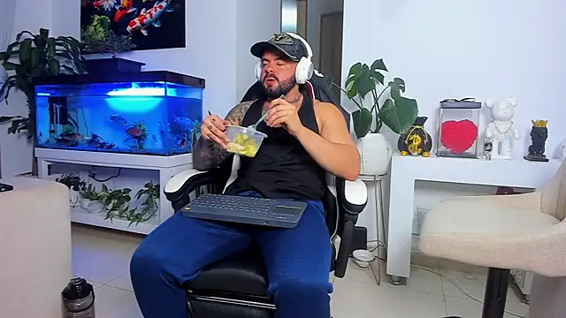 Johnnygrayson1 online show from October 2025 12:33:02 AM