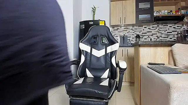 Johnnygrayson1 online show from November 2025 11:04:02 PM