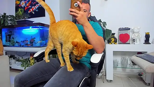 Johnnygrayson1 online show from October 2025 02:01:02 AM