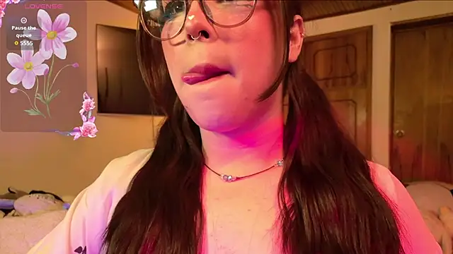 Yuri Stars online show from March 2026 06:44:01 AM