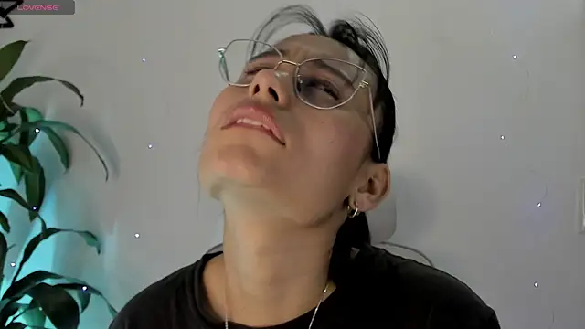 NayeCloud online show from April 2026 02:20:01 PM