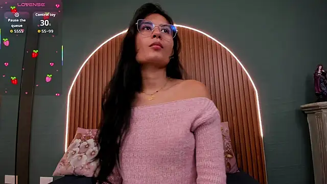 NayeCloud online show from November 2025 04:05:01 AM