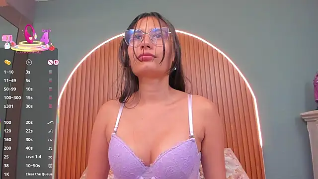 NayeCloud online show from December 2025 10:51:02 AM