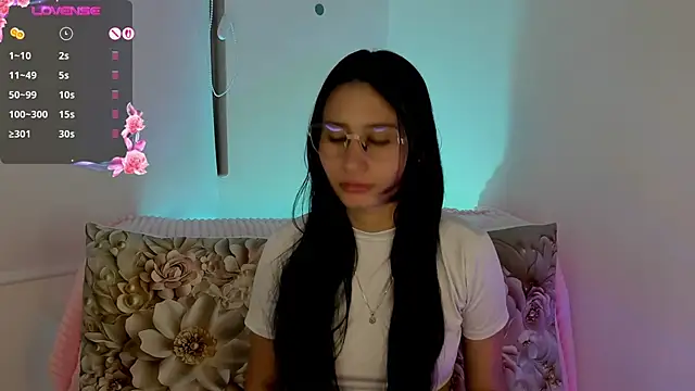 NayeCloud online show from February 2026 04:03:02 AM