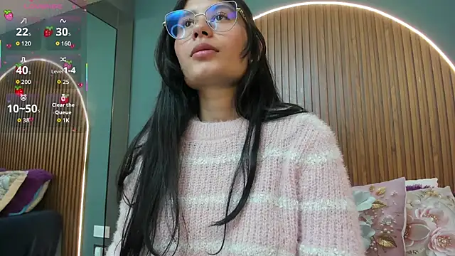 NayeCloud online show from October 2025 12:56:02 AM