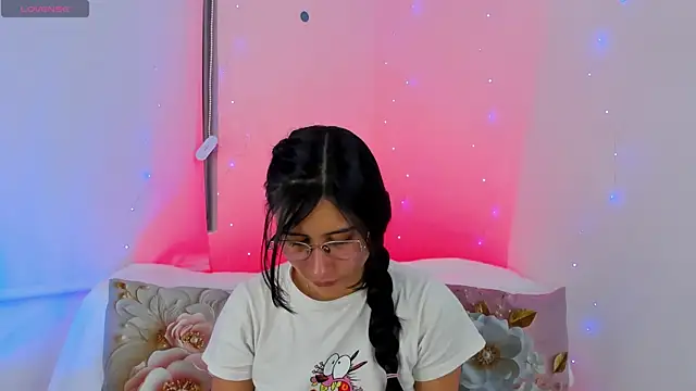 NayeCloud online show from March 2026 03:50:01 AM