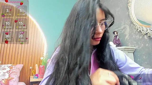 NayeCloud online show from November 2025 03:32:02 AM