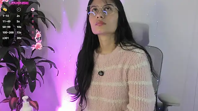 NayeCloud online show from April 2026 02:29:02 AM