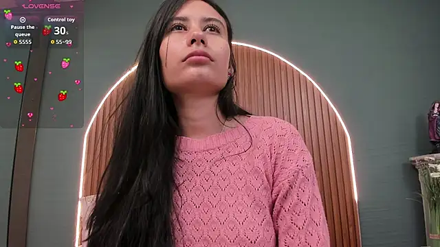 NayeCloud online show from November 2025 03:32:01 AM