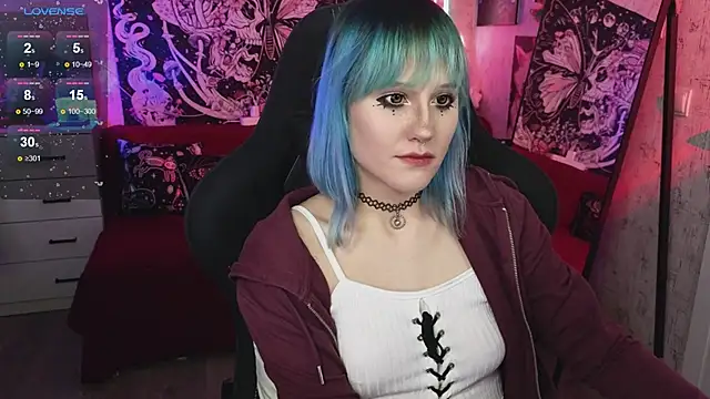 little Elika online show from December 2025 10:27:02 PM