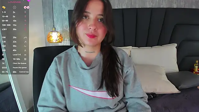 Sabrina Lennox online show from February 2025 07:38:01 PM