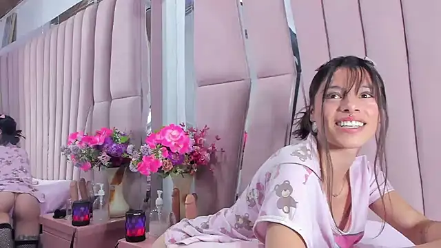 Sasha Petitte online show from May 2026 12:04:01 AM