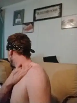 Snapshot of dadyyD95 chatting on March 2026 06:00:02 AM dadyyD95 online show from March 2026 06:00:02 AM