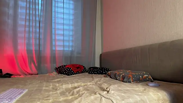 weshycouple online show from November 2025 07:18:02 PM