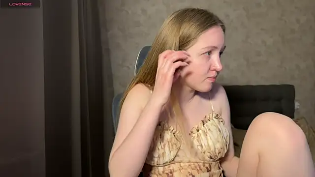 Snapshot of weshycouple chatting on March 2025 06:48:01 PM weshycouple online show from March 2025 06:48:01 PM