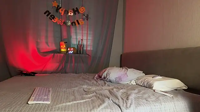 weshycouple online show from October 2025 07:21:01 PM