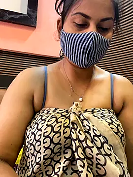 Snapshot of HaaniKaur chatting on October 2025 07:16:02 AM HaaniKaur online show from October 2025 07:16:02 AM