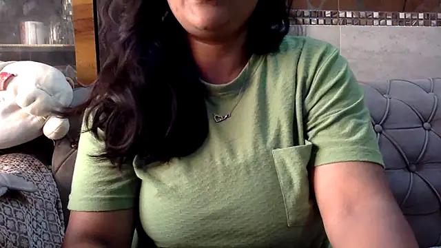 HaaniKaur online show from April 2026 07:42:01 AM