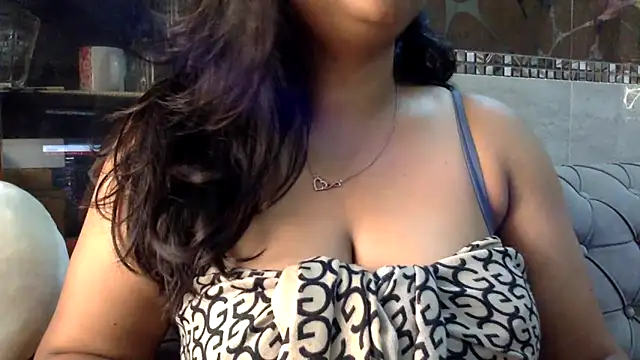 HaaniKaur online show from May 2026 07:45:02 AM