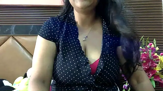 Snapshot of HaaniKaur chatting on September 2025 06:46:01 AM HaaniKaur online show from September 2025 06:46:01 AM