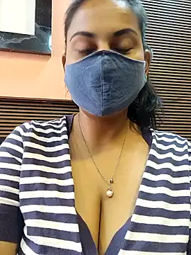 Snapshot of HaaniKaur chatting on January 2025 08:00:02 AM HaaniKaur online show from January 2025 08:00:02 AM