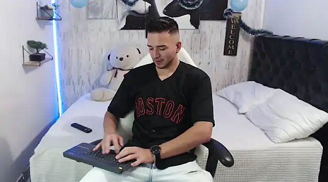 tommycash 777 online show from December 2024 05:12:02 PM