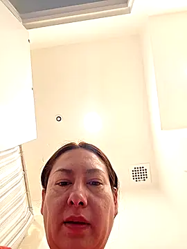 xLadyScarlettx online show from April 2026 12:11:02 PM
