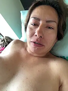 Snapshot of xLadyScarlettx chatting on March 2025 08:53:01 PM xLadyScarlettx online show from March 2025 08:53:01 PM