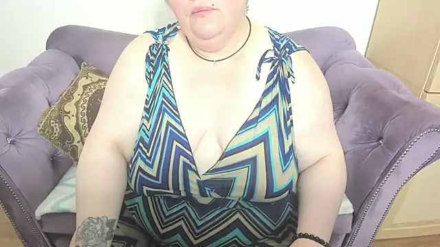 Snapshot of fashiona chatting on November 2025 10:41:02 AM fashiona online show from November 2025 10:41:02 AM