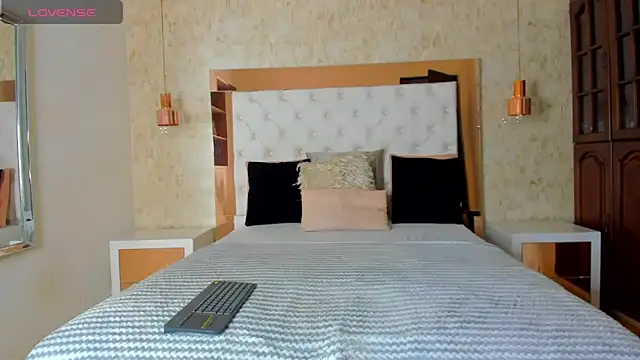 LiaJohnnson online show from May 2026 08:51:02 AM