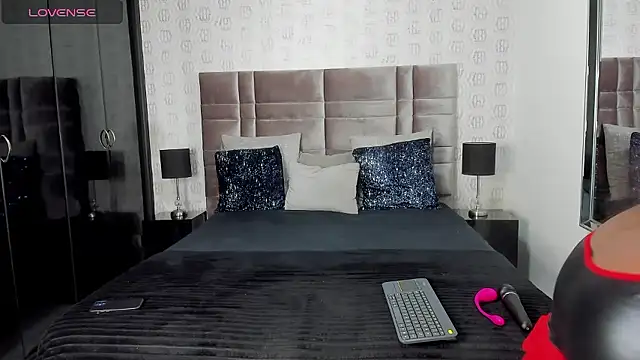 LiaJohnnson online show from January 2026 09:12:01 AM