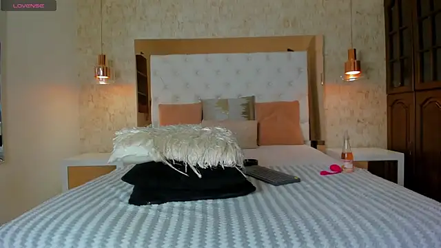 LiaJohnnson online show from March 2026 02:00:02 AM