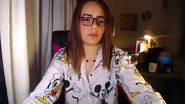 Snapshot of danielle_rose_1 chatting on June 2026 05:01:01 PM danielle rose 1 online show from June 2026 05:01:01 PM