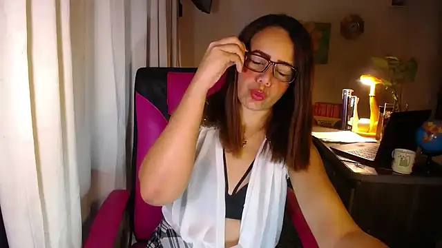Snapshot of danielle_rose_1 chatting on June 2026 03:06:02 PM danielle rose 1 online show from June 2026 03:06:02 PM