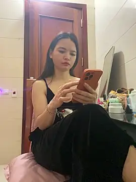 Snapshot of LiLi-Kirix99 chatting on May 2026 07:20:02 PM LiLi-Kirix99 online show from May 2026 07:20:02 PM