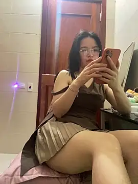 Snapshot of LiLi-Kirix99 chatting on May 2026 07:10:01 PM LiLi-Kirix99 online show from May 2026 07:10:01 PM