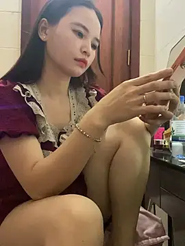 Snapshot of LiLi-Kirix99 chatting on May 2026 01:28:01 PM LiLi-Kirix99 online show from May 2026 01:28:01 PM