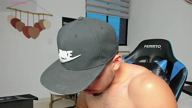 mateoleonee online show from March 2026 10:58:01 PM