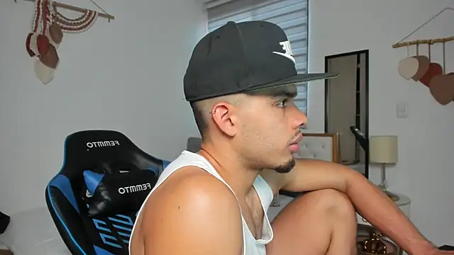 mateoleonee online show from March 2026 07:43:02 PM