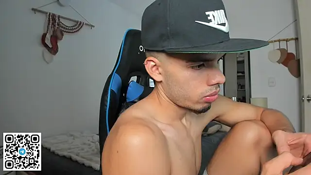 mateoleonee online show from January 2026 04:33:01 PM