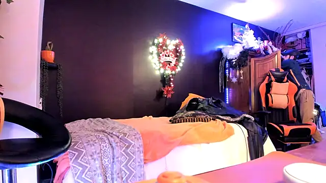 Snapshot of leatherz69 chatting on February 2025 11:13:02 PM leatherz69 online show from February 2025 11:13:02 PM