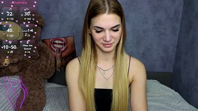 Hellen Moore online show from October 2025 12:20:01 AM