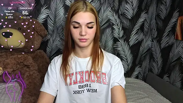 Snapshot of Hellen_Moore chatting on October 2025 01:18:02 AM Hellen Moore online show from October 2025 01:18:02 AM
